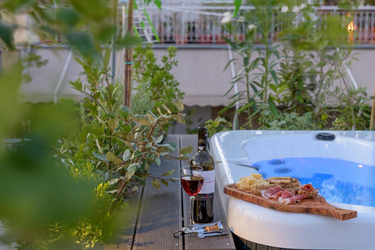 Meno Suite With Private Terrace - Jaccuzzi, Acropolis View アテネ エクステリア 写真